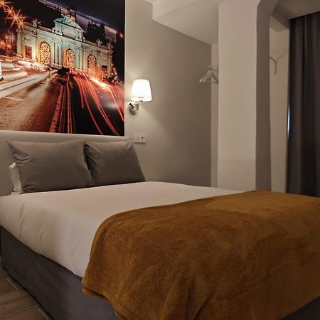 Hostal Fronton Alcobendas Exterior foto