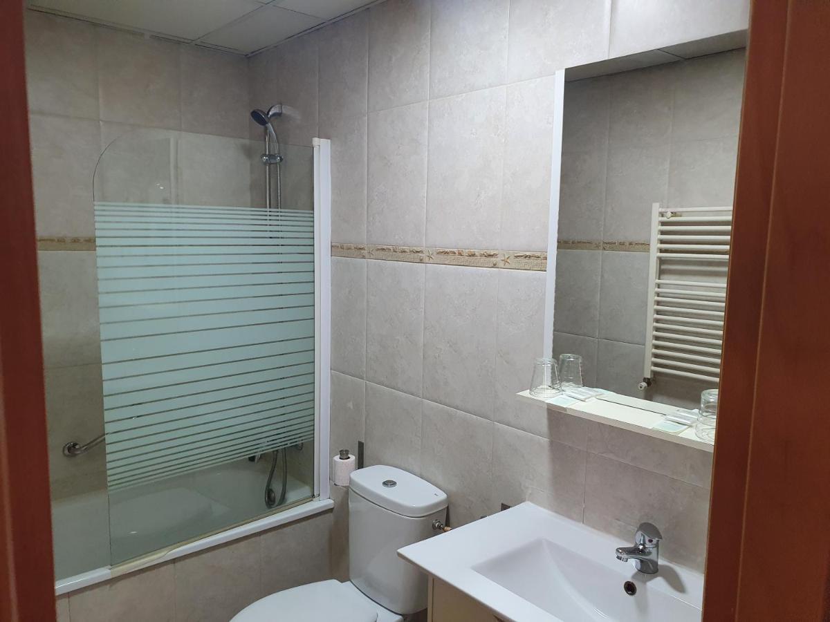 Hostal Fronton Alcobendas Exterior foto