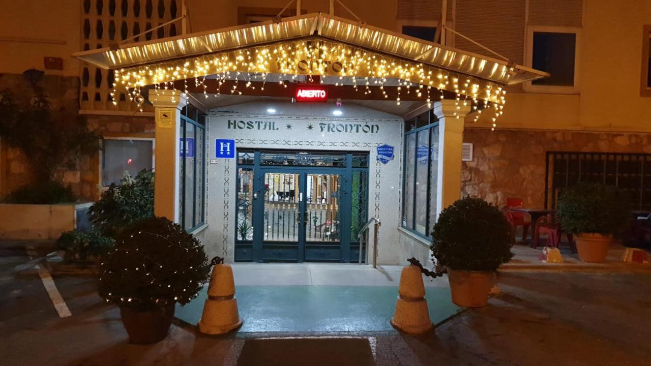 Hostal Fronton Alcobendas Exterior foto