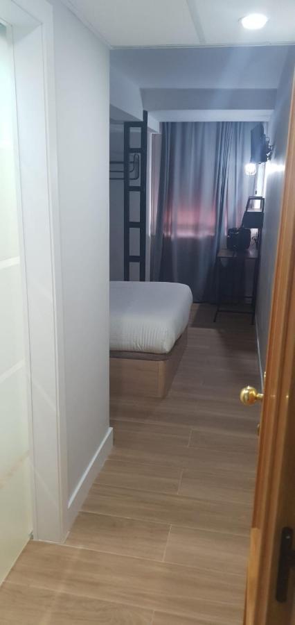 Hostal Fronton Alcobendas Exterior foto