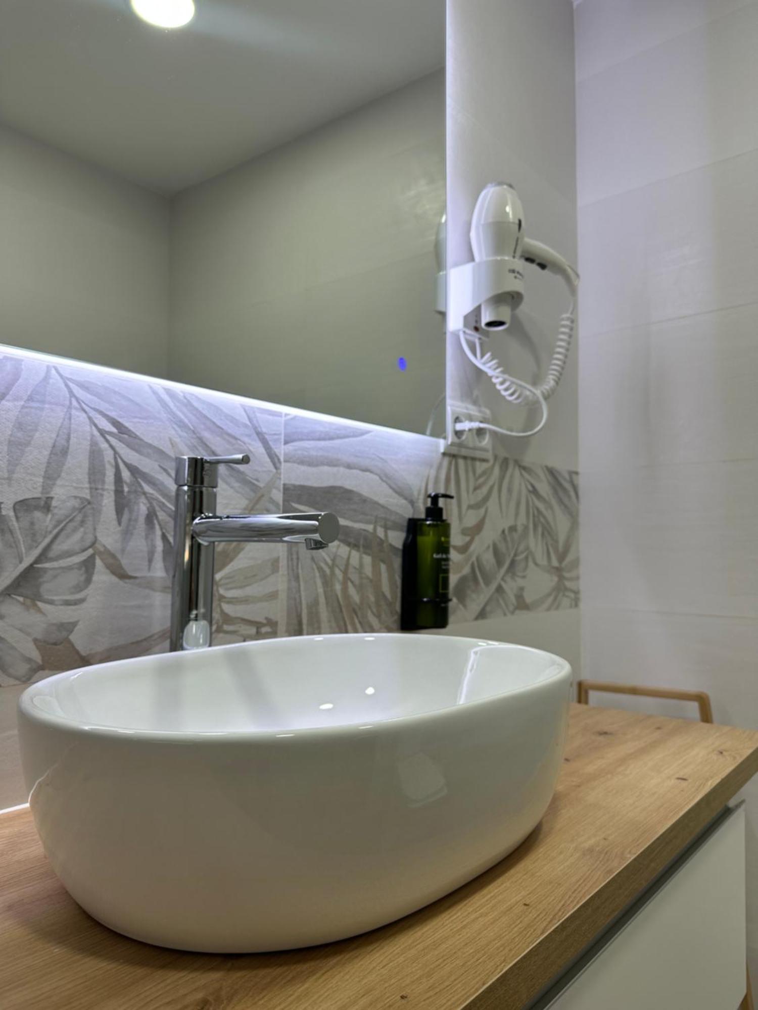 Hostal Fronton Alcobendas Exterior foto